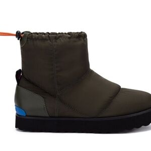 Size 9 - New LARROUDE Olive Green Montana Winter Boots for Women